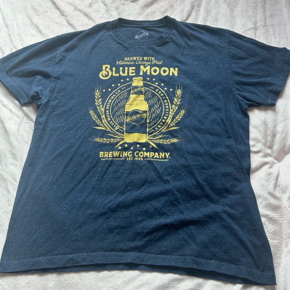 Blue Moon men’s T-shirt size XL
